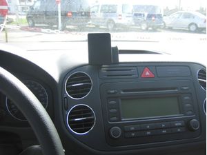 Brodit ProClip montážna konzola pre Volkswagen Golf Plus 05-14, na stred