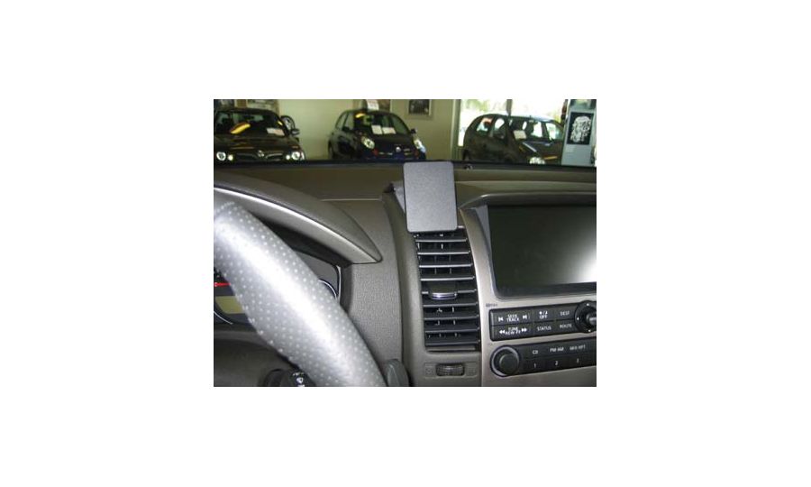 Brodit ProClip Nissan King Cab 07-10/Navara 06-10/Pathfinder 05-10/Fontier05-08, na stred vľavo