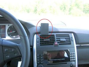 Brodit ProClip montážny držiak pre Mercedes Benz triedy B 05-11, pre stred-