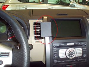 Brodit ProClip montážna konzola pre Nissan X-Trail 08-13 (len modely s navigáciou), na stred