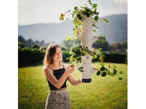 Gusta Garden SISSI STRAWBERRY závesný samozavlažovací kvetináč 4 poschodia, biely