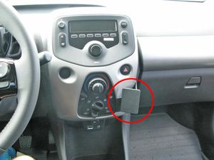Brodit ProClip pre Citroen C1/Peugeot 108/Toyota AYGO 14-21 (bez klimatizácie), na stred