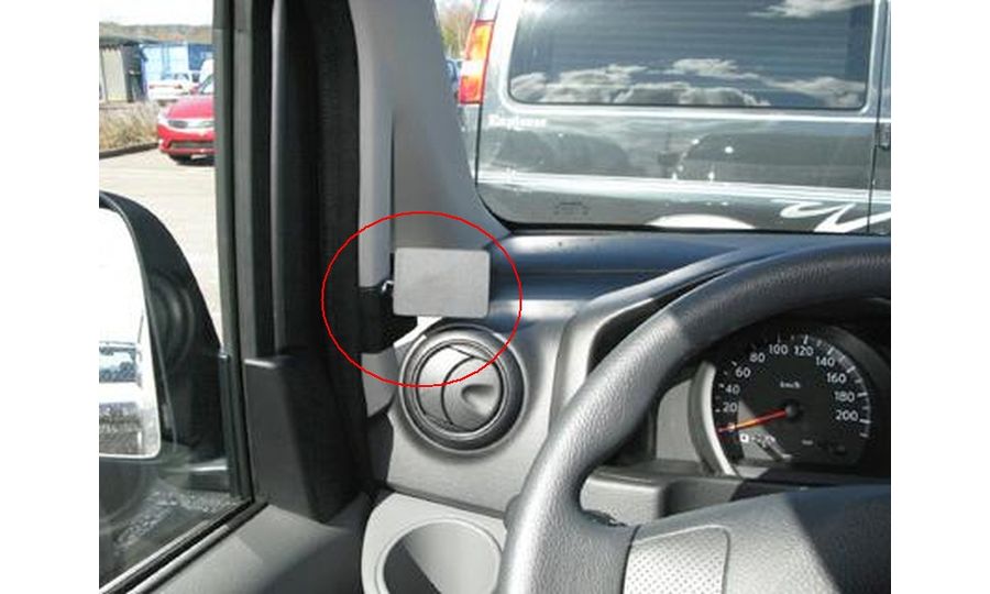 Brodit ProClip pre Nissan NV200/Evalia 10-23, vľavo na stĺpiku
