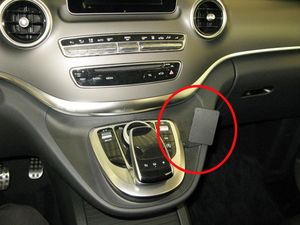 Brodit Montážny držiak ProClip pre Mercedes Benz V-Class 16-24, vpravo uprostred