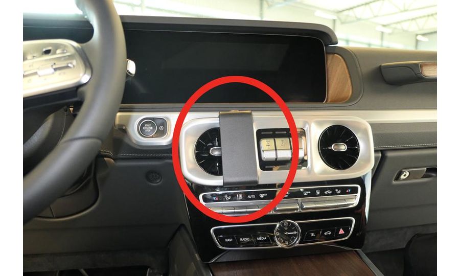 Brodit Montážny držiak ProClip pre Mercedes Benz triedy G 19-24, vľavo uprostred-