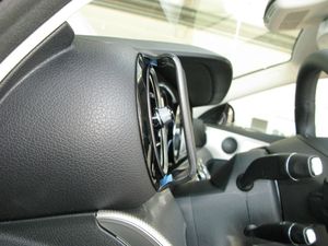 Brodit ProClip pre Mercedes Benz E-Class Coupé 18-23/Sedan/Stationwagon 17-23, vľavo na mriežke chladiča