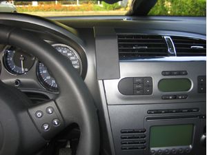 Brodit ProClip montážna konzola pre Seat Leon 06-12, na stred vľavo
