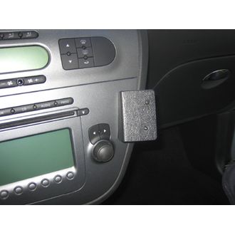 Brodit ProClip montážna konzola pre Seat Leon 06-12, na stred vpravo