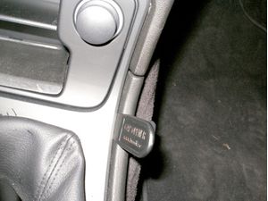 Brodit ProClip montážna konzola pre Saab 9-5 06-10, na stred vpravo