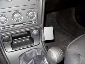 Brodit ProClip montážna konzola pre Saab 9-5 06-10, na stred vpravo