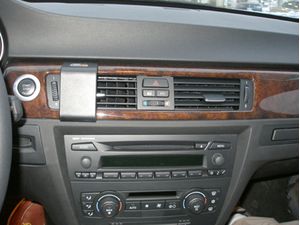 Brodit ProClip BMW 3 E90, E91, E92, E93 05-12 (len drevený dekor, bez navigácie), na stred