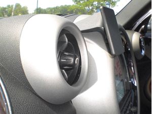 Brodit ProClip montážna konzola pre Mini Cooper Countryman 10-16/Mini Paceman 13-16, na stred